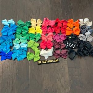 40 Bows in GREAT condition!